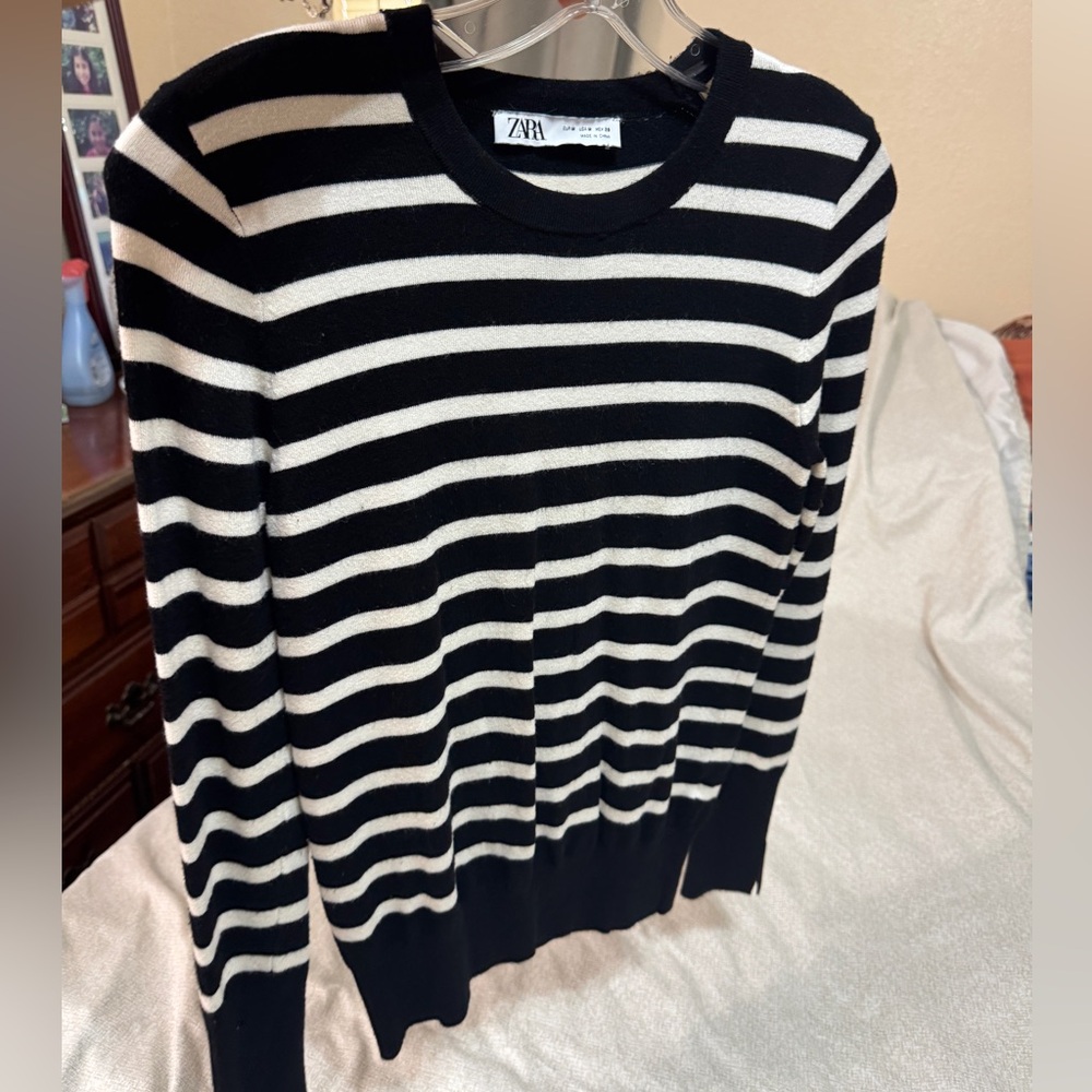 Zara Black & White Striped Sweater